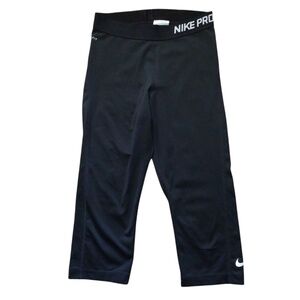 Nike Pro Women's Black Dri-Fit Athletic Yoga Workout‎ Capri Leggings Size Medium
